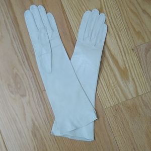 Leather Gloves size 6 1/2